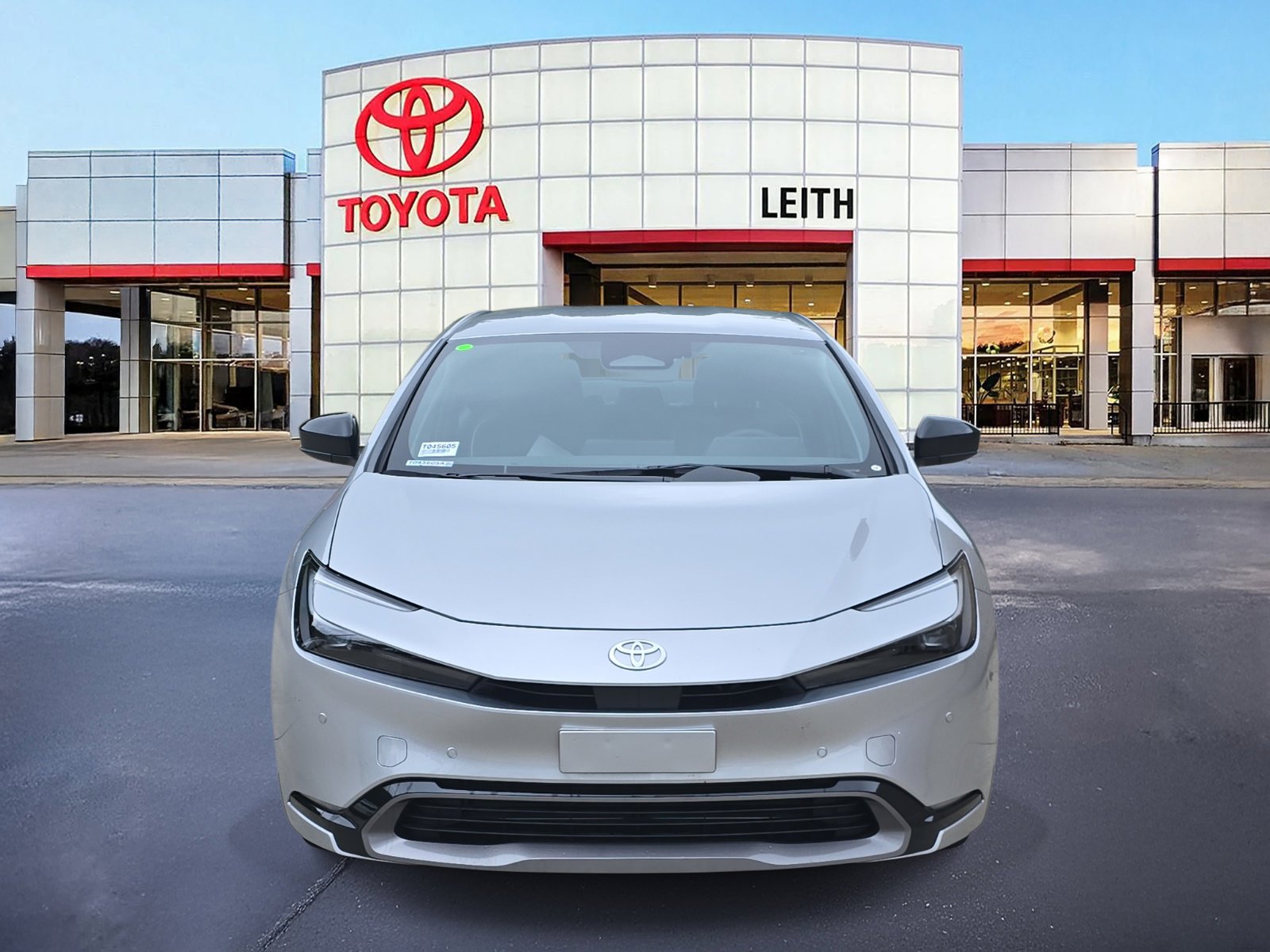 2024 Toyota Prius XLE photo 2