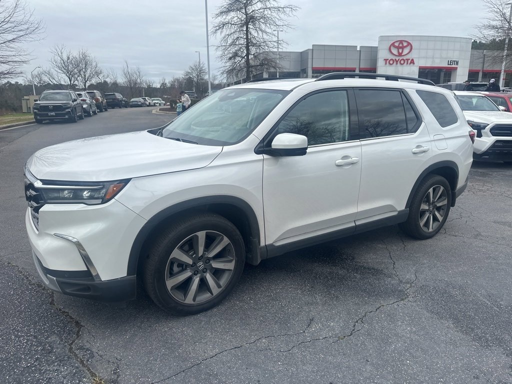 Used 2025 Honda Pilot Touring SUV