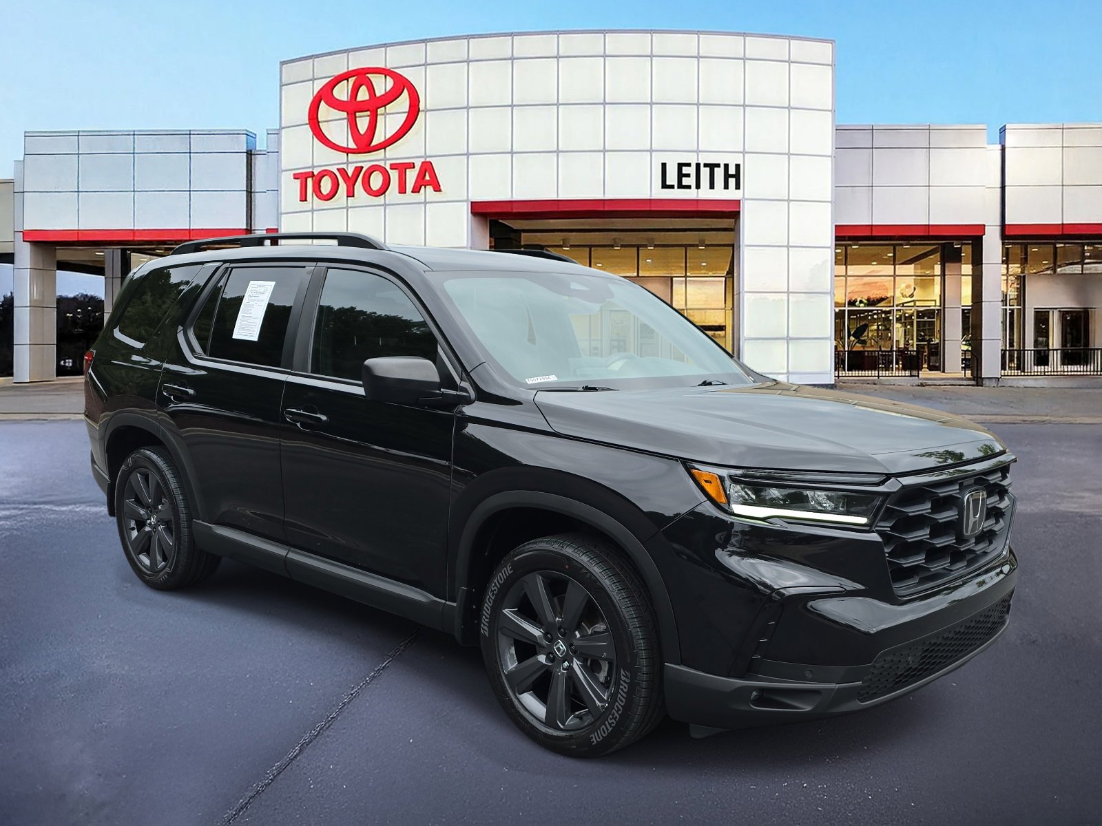 2023 Honda Pilot Sport photo 3