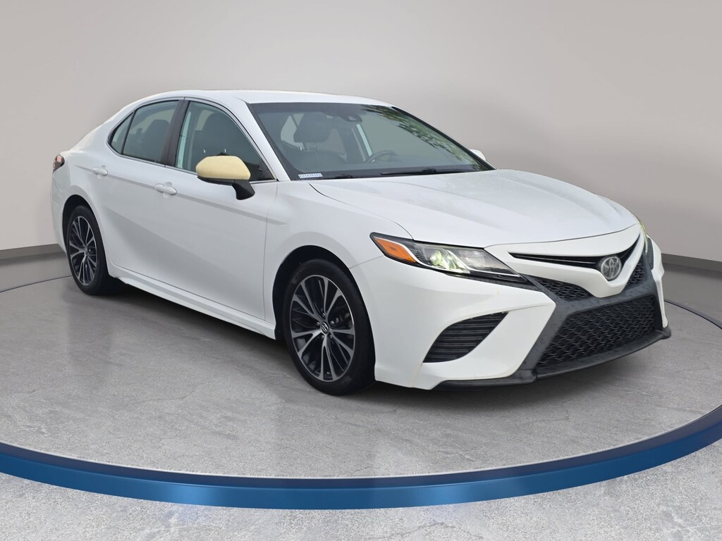 Used 2019 Toyota Camry SE Sedan