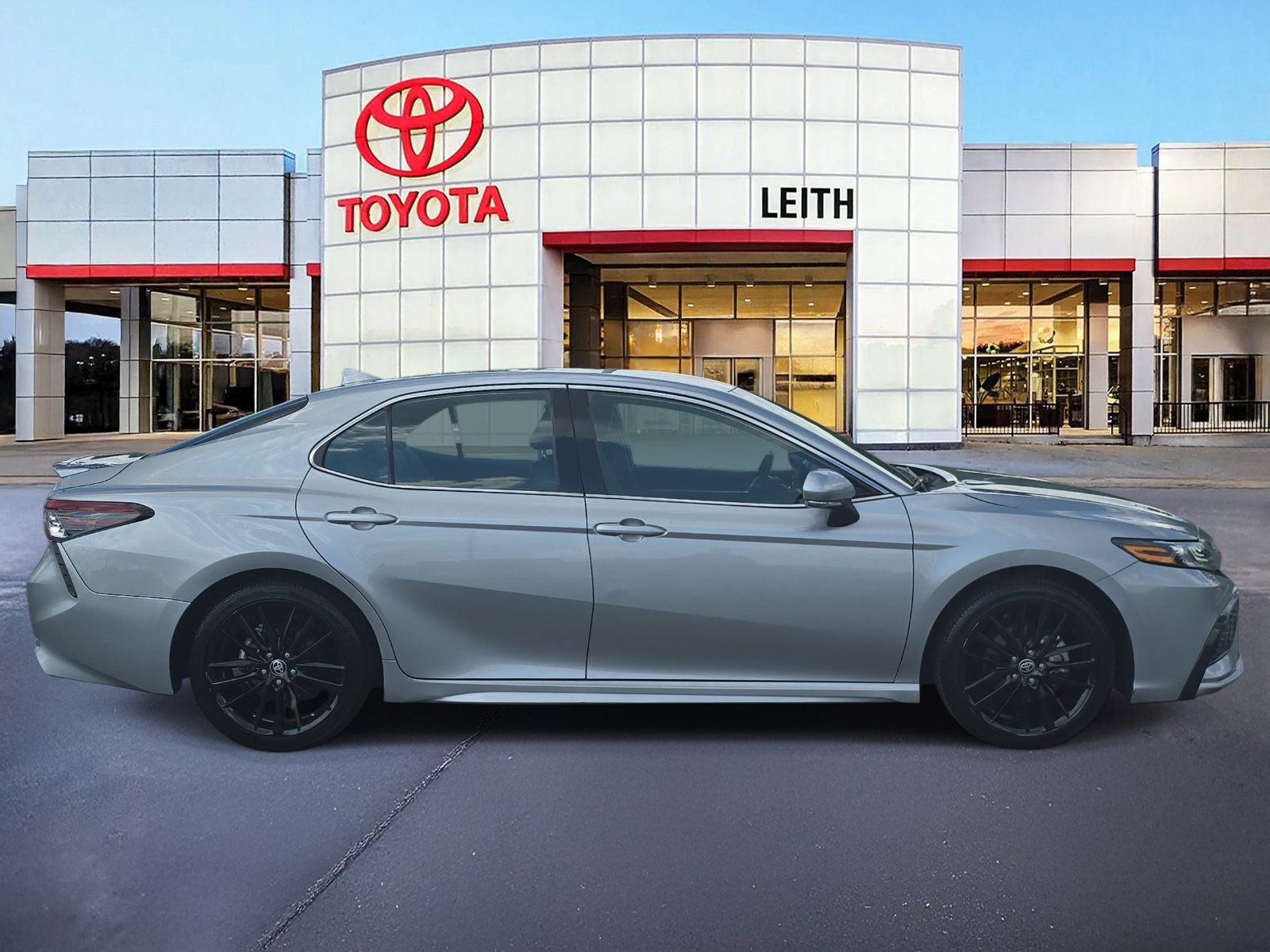 2023 Toyota Camry XSE photo 4