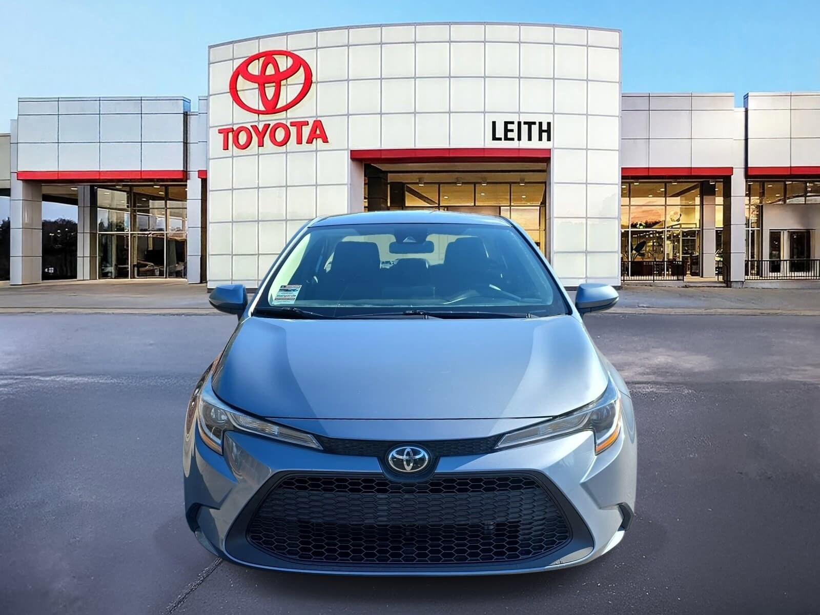 2022 Toyota Corolla LE photo 2