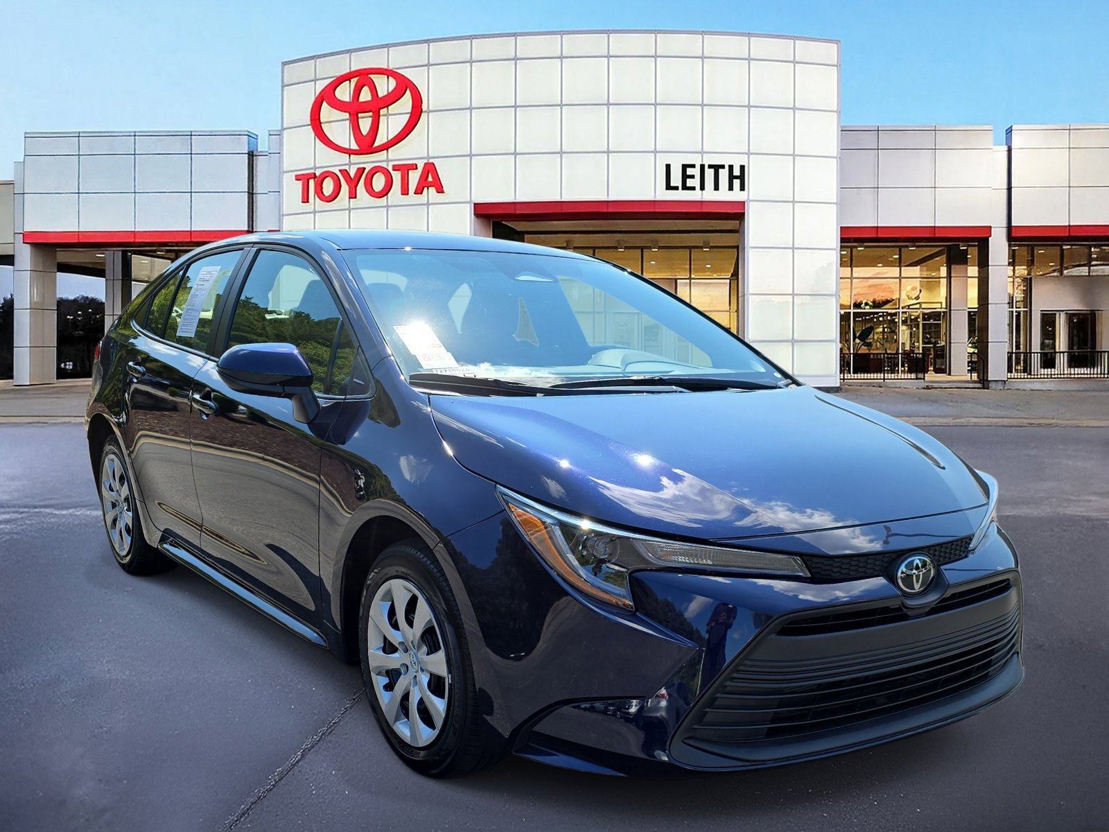 2025 Toyota Corolla LE photo 3