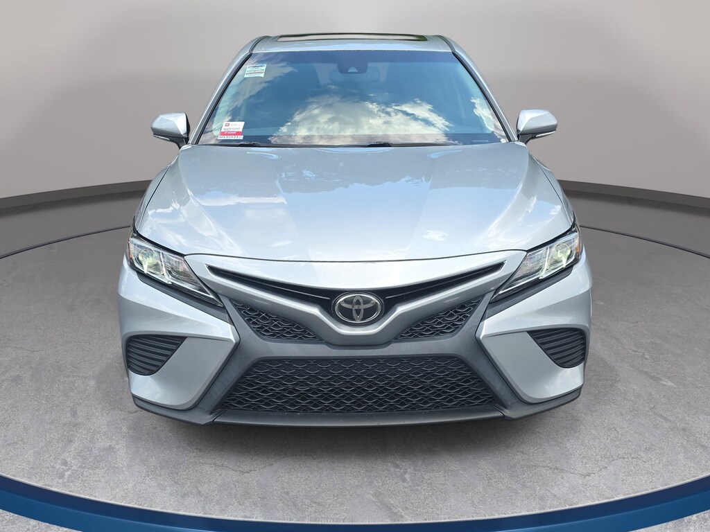 Used 2018 Toyota Camry SE Sedan
