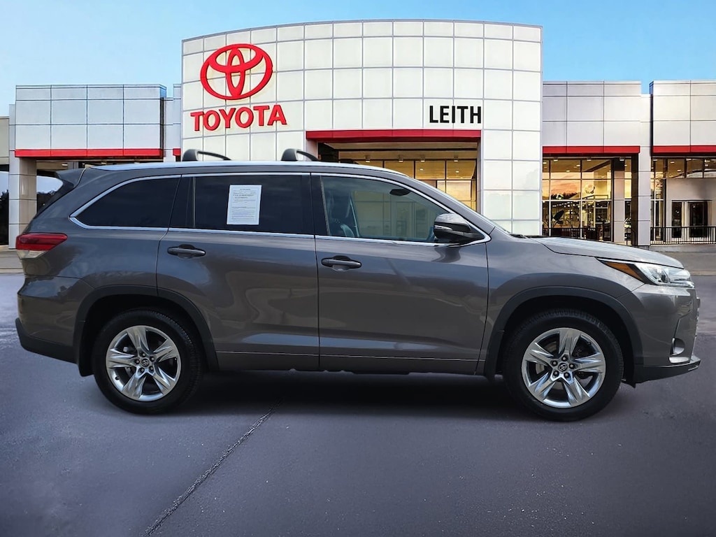 Used 2018 Toyota Highlander Limited V6 SUV
