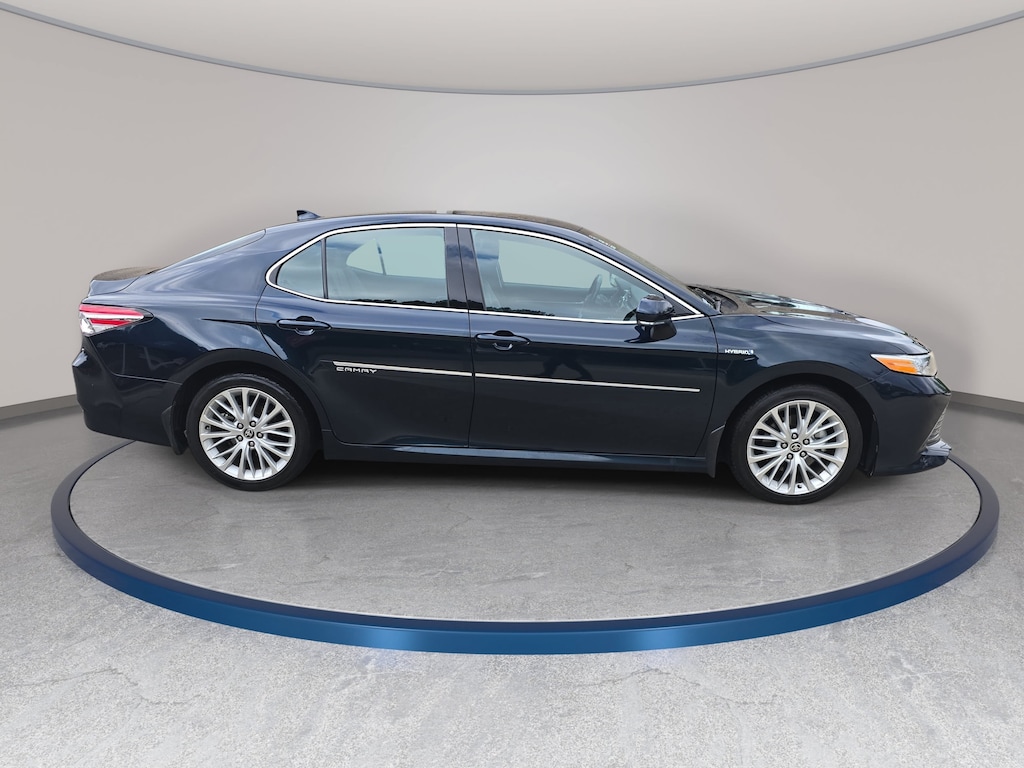 Used 2020 Toyota Camry Hybrid XLE Sedan