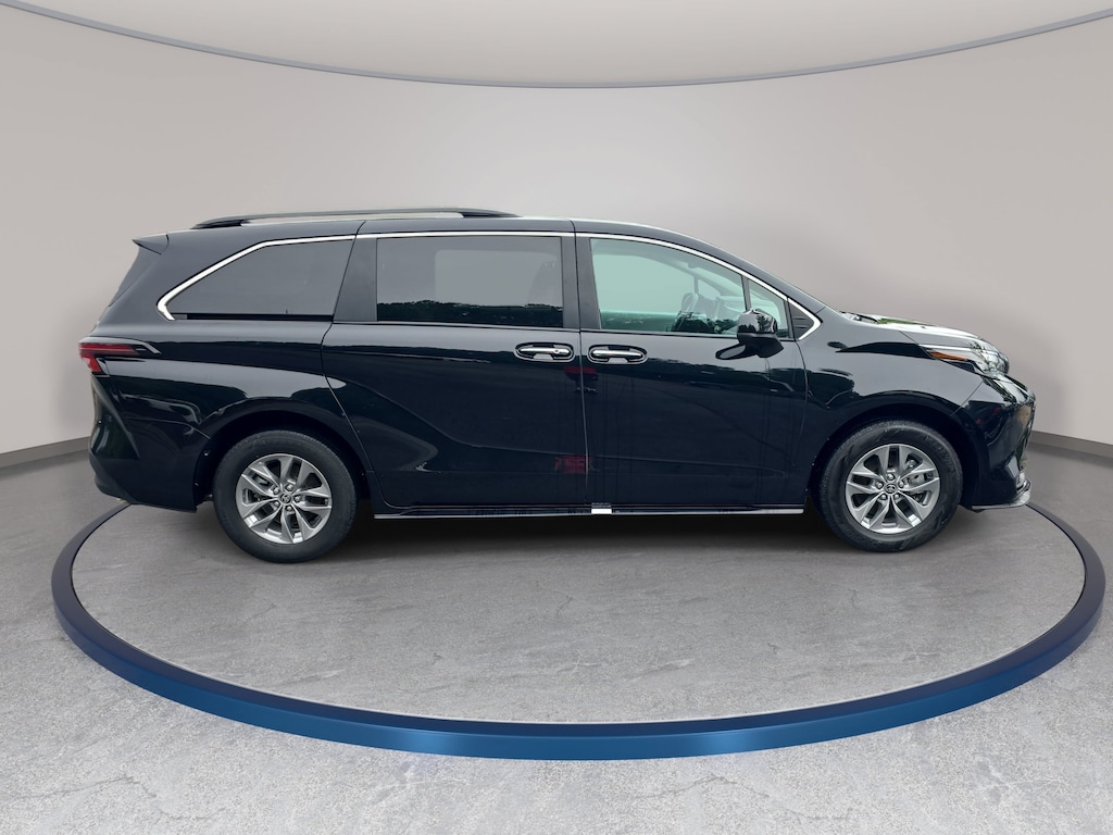 Used 2025 Toyota Sienna XLE 8 Passenger Van Passenger Van