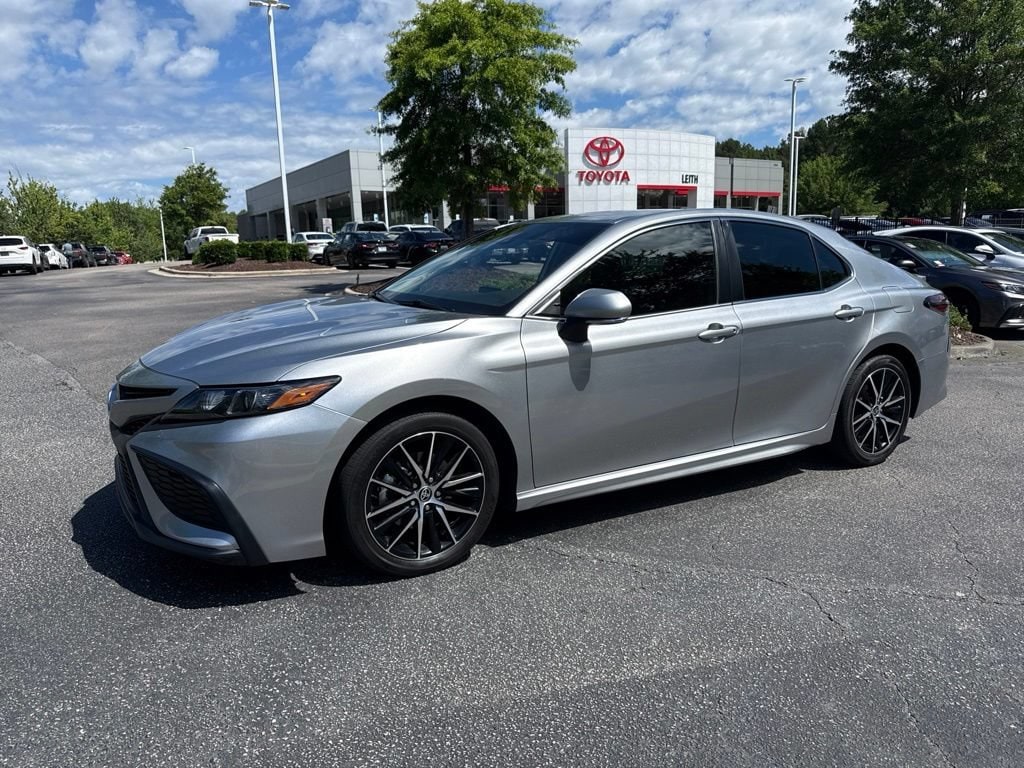 Used 2023 Toyota Camry SE Sedan