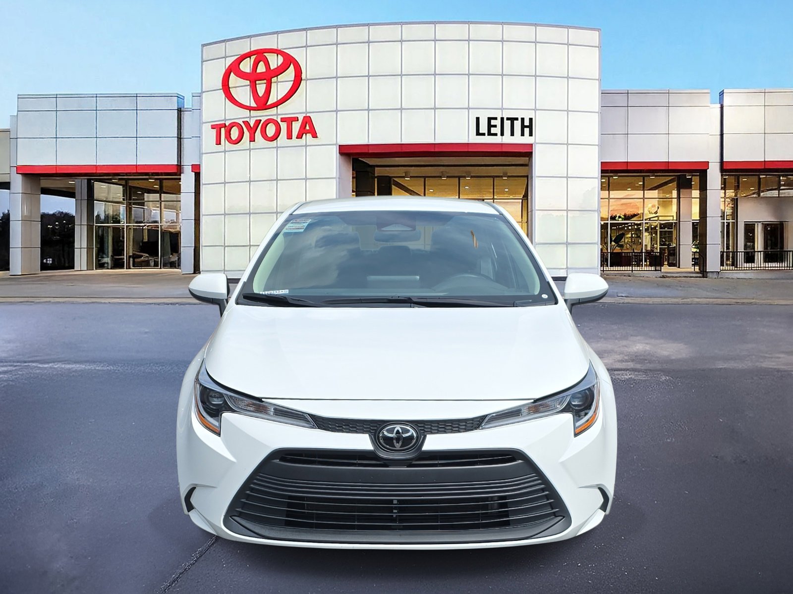 2024 Toyota Corolla LE photo 2