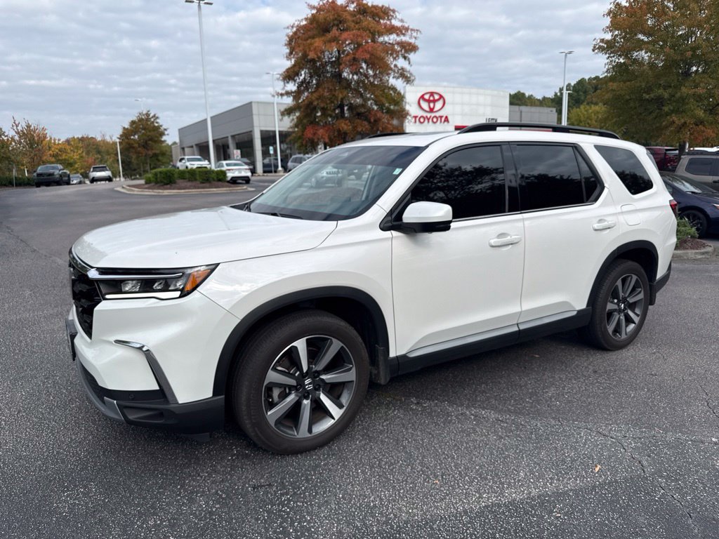 Used 2025 Honda Pilot Elite SUV