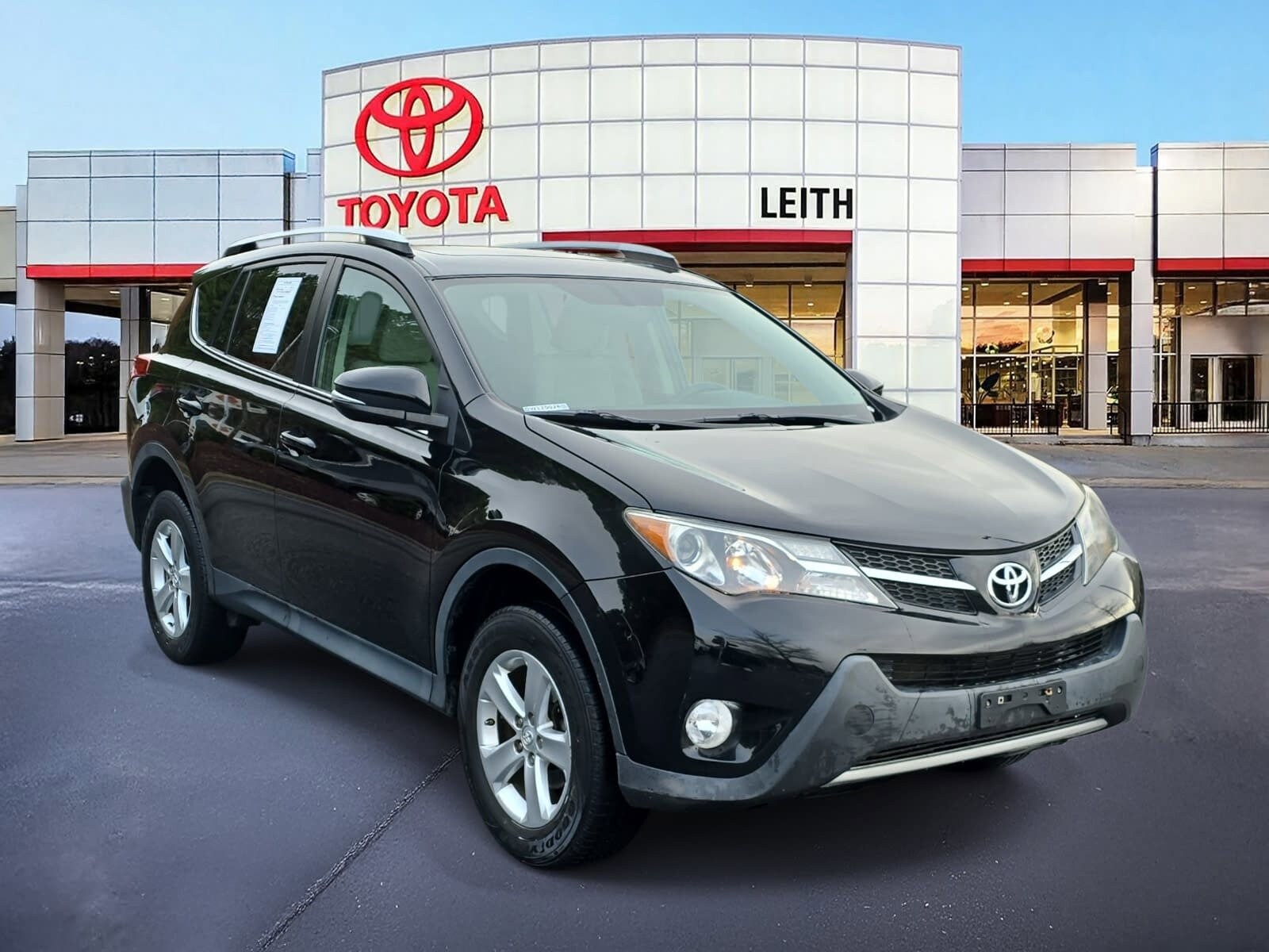 2013 Toyota RAV4 XLE photo 3