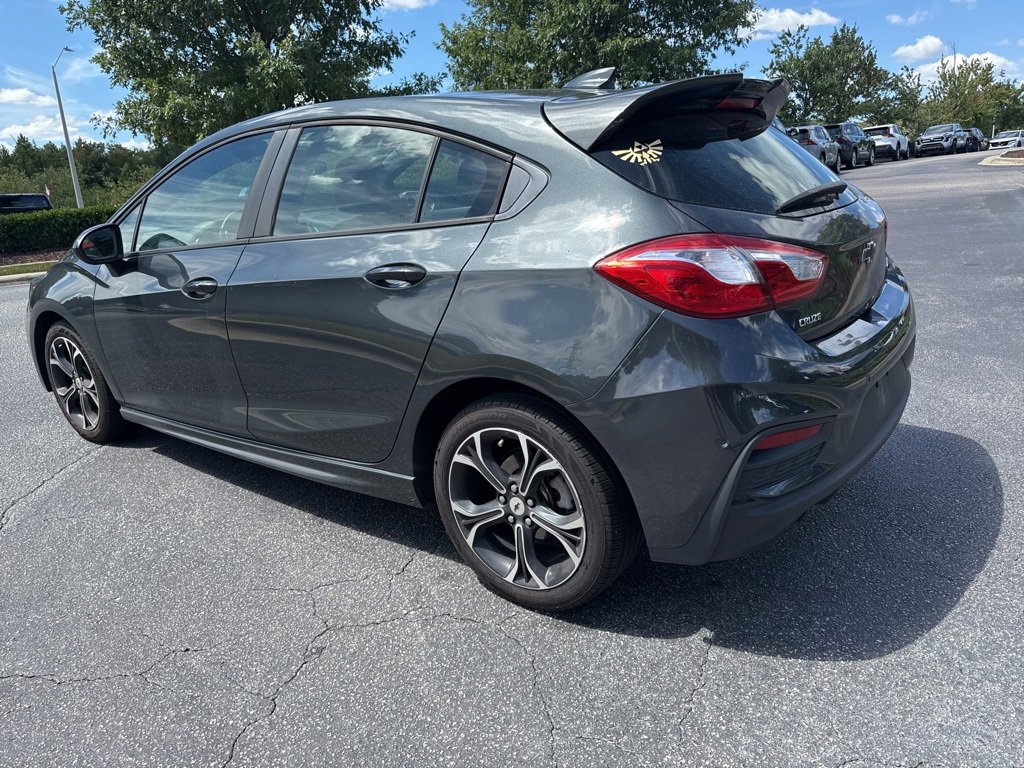 2019 Chevrolet Cruze LT photo 2