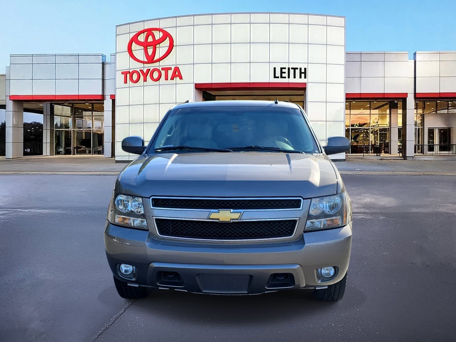 2013 Chevrolet Tahoe LT photo 2