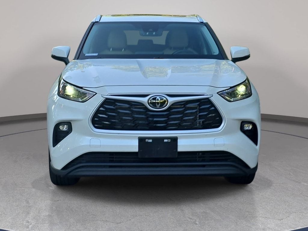 Used 2021 Toyota Highlander XLE SUV
