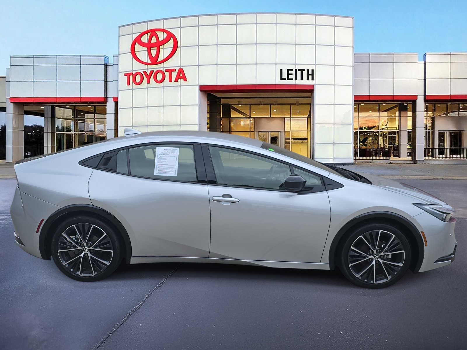 2024 Toyota Prius XLE photo 4