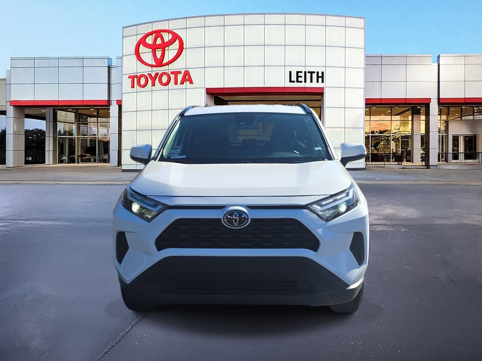 2024 Toyota RAV4 XLE photo 2