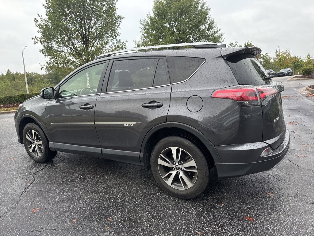 2017 Toyota RAV4 XLE photo 2