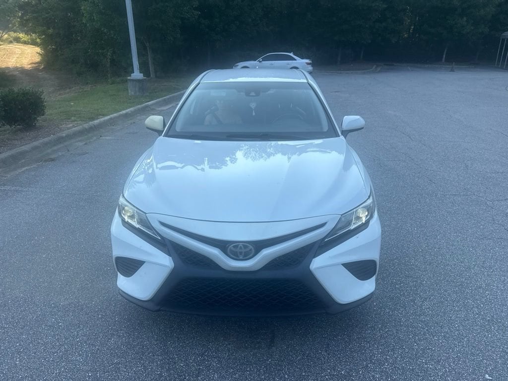 Used 2019 Toyota Camry SE Sedan
