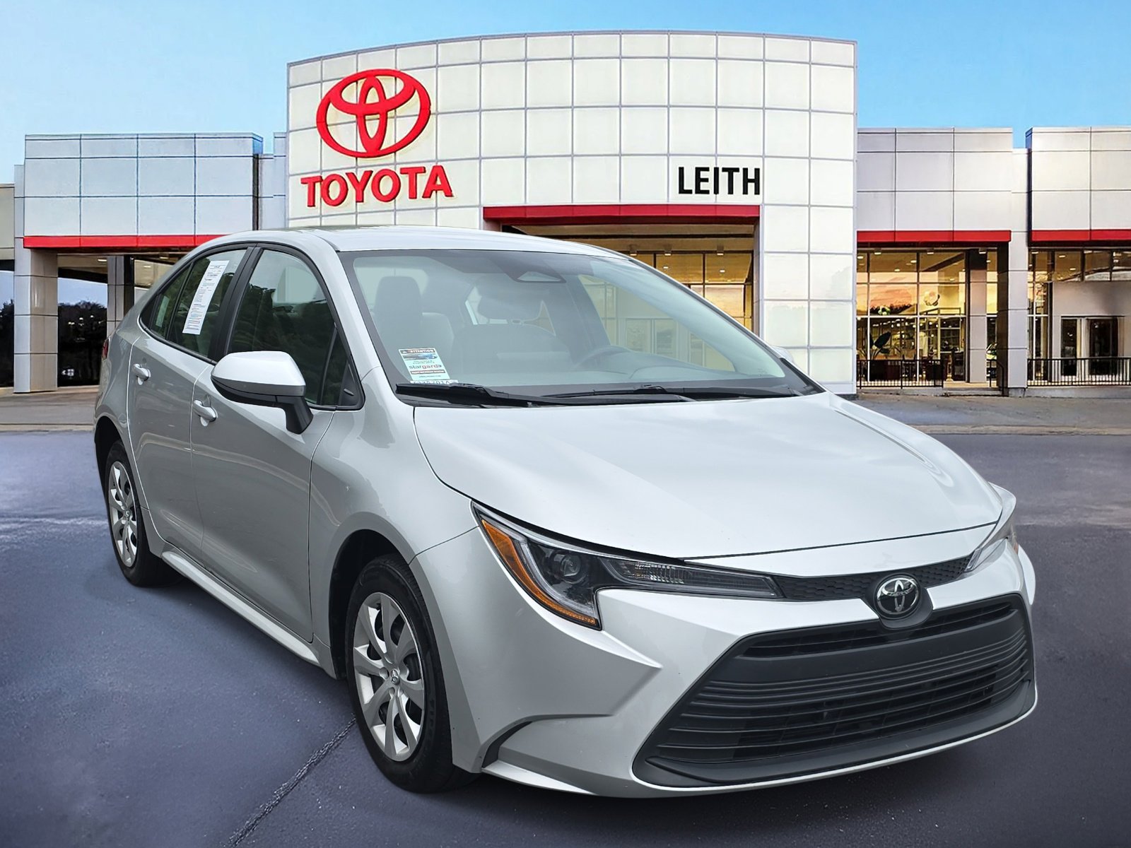 2025 Toyota Corolla LE photo 3