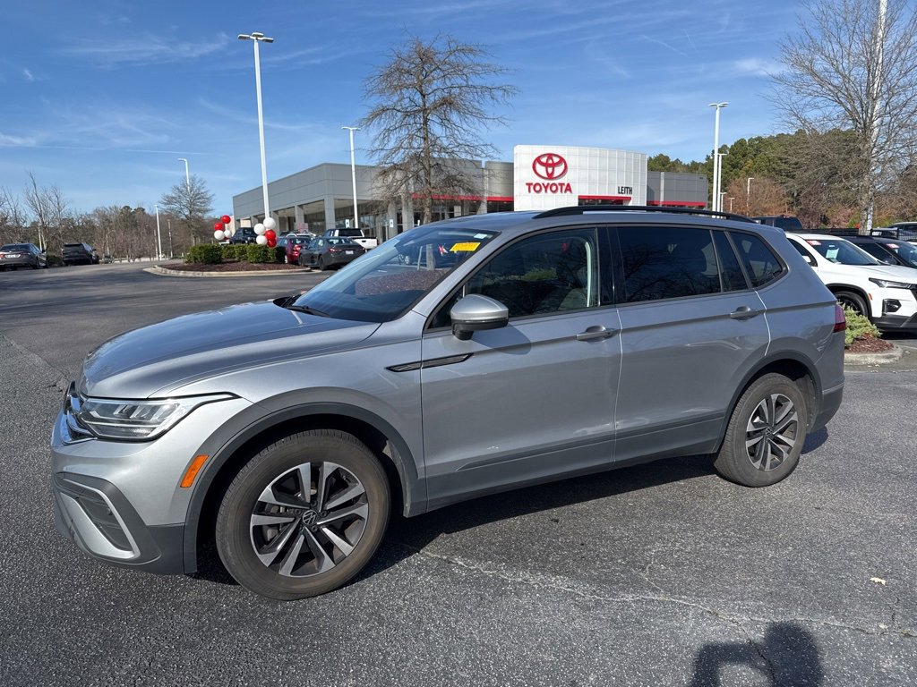 2023 Volkswagen Tiguan S photo 2