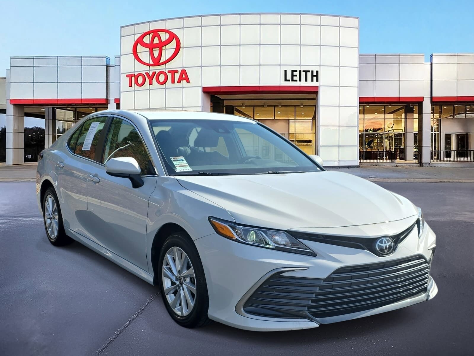 2023 Toyota Camry LE photo 2