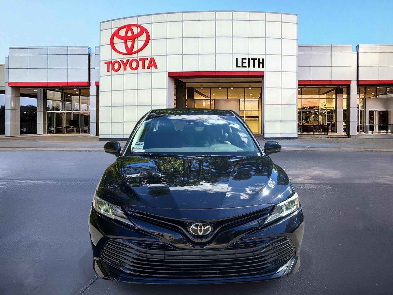 2020 Toyota Camry LE photo 2