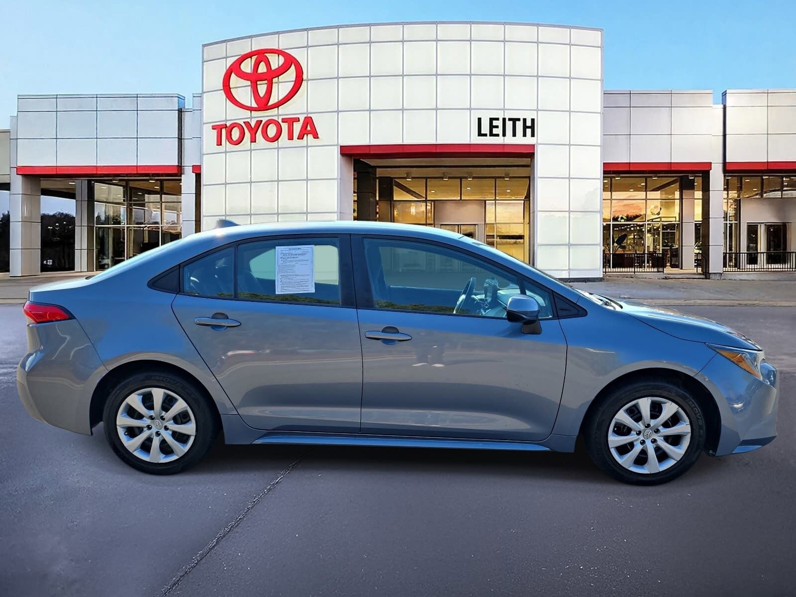 2022 Toyota Corolla LE photo 4