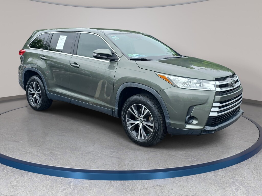 Used 2019 Toyota Highlander LE V6 SUV