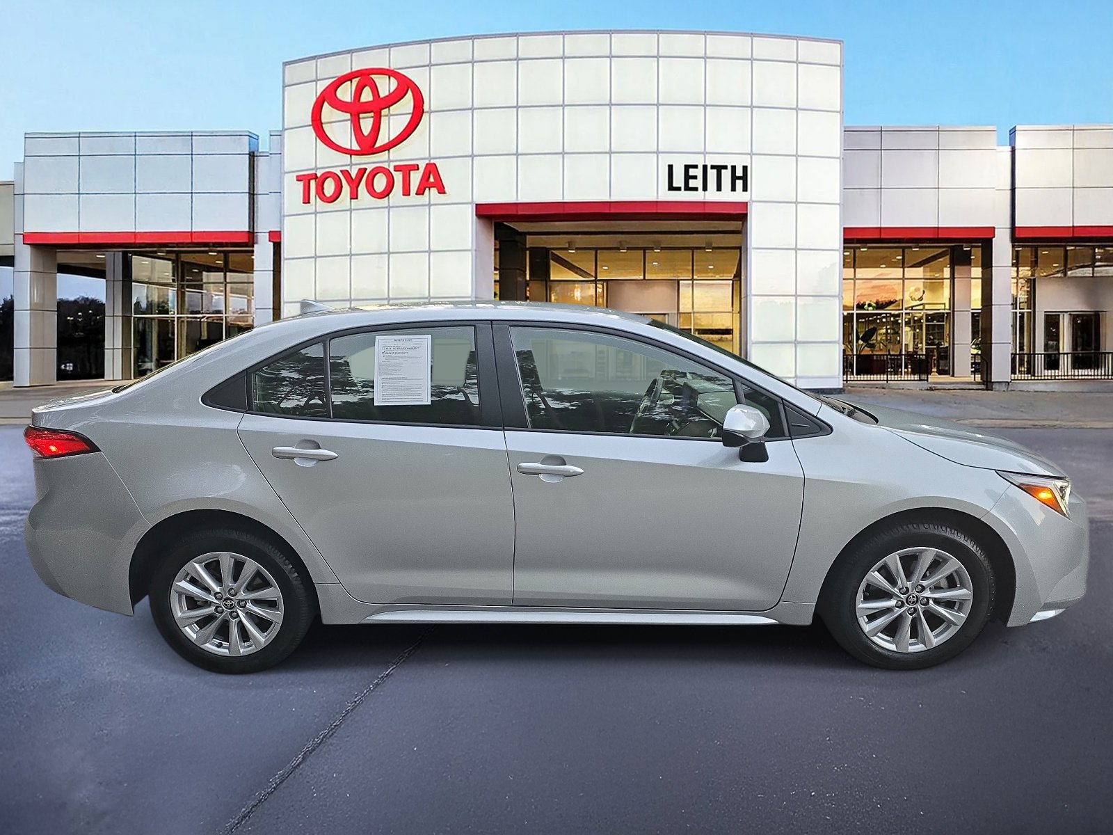 2024 Toyota Corolla Hybrid LE photo 4