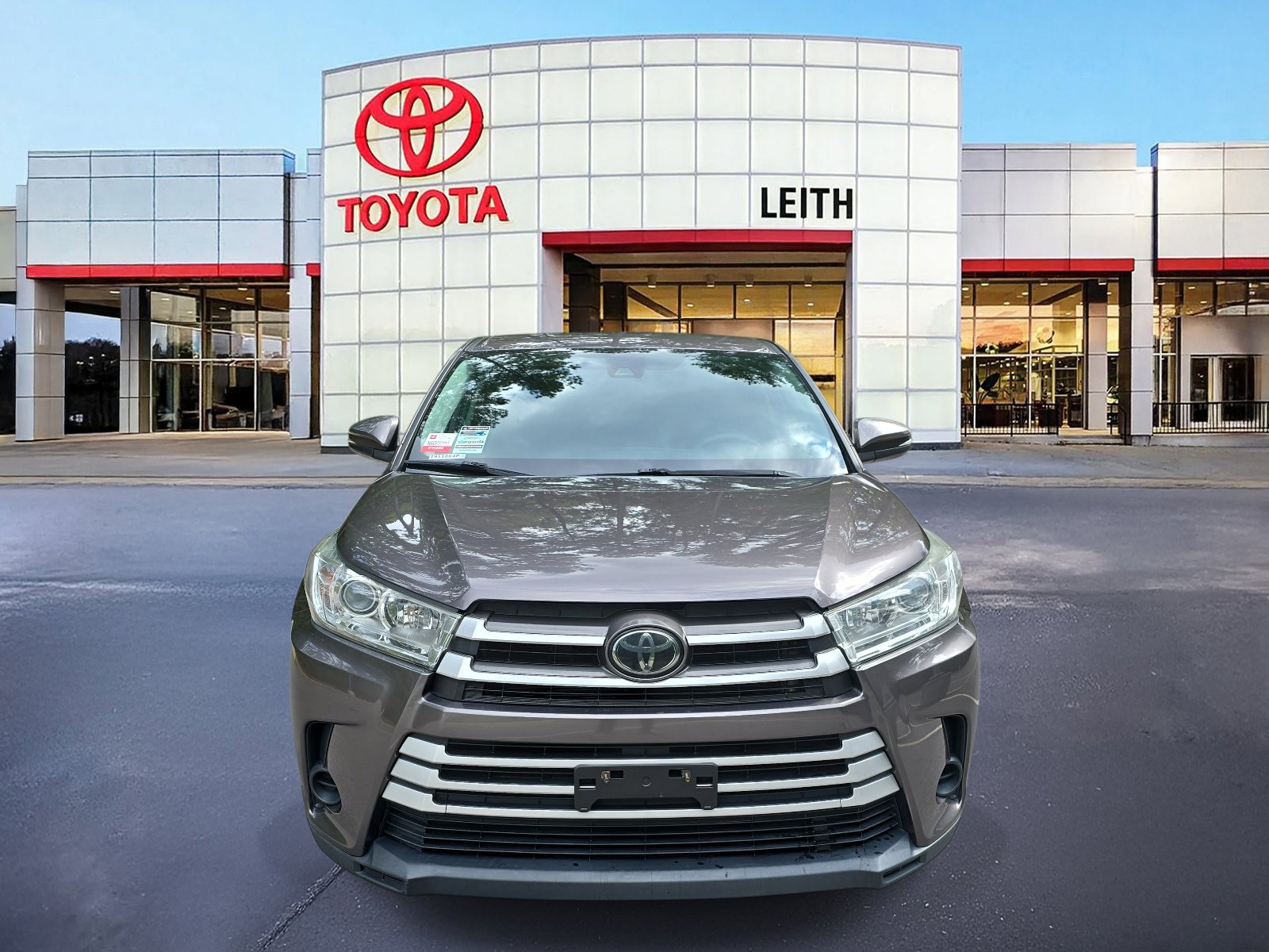 2019 Toyota Highlander LE photo 2