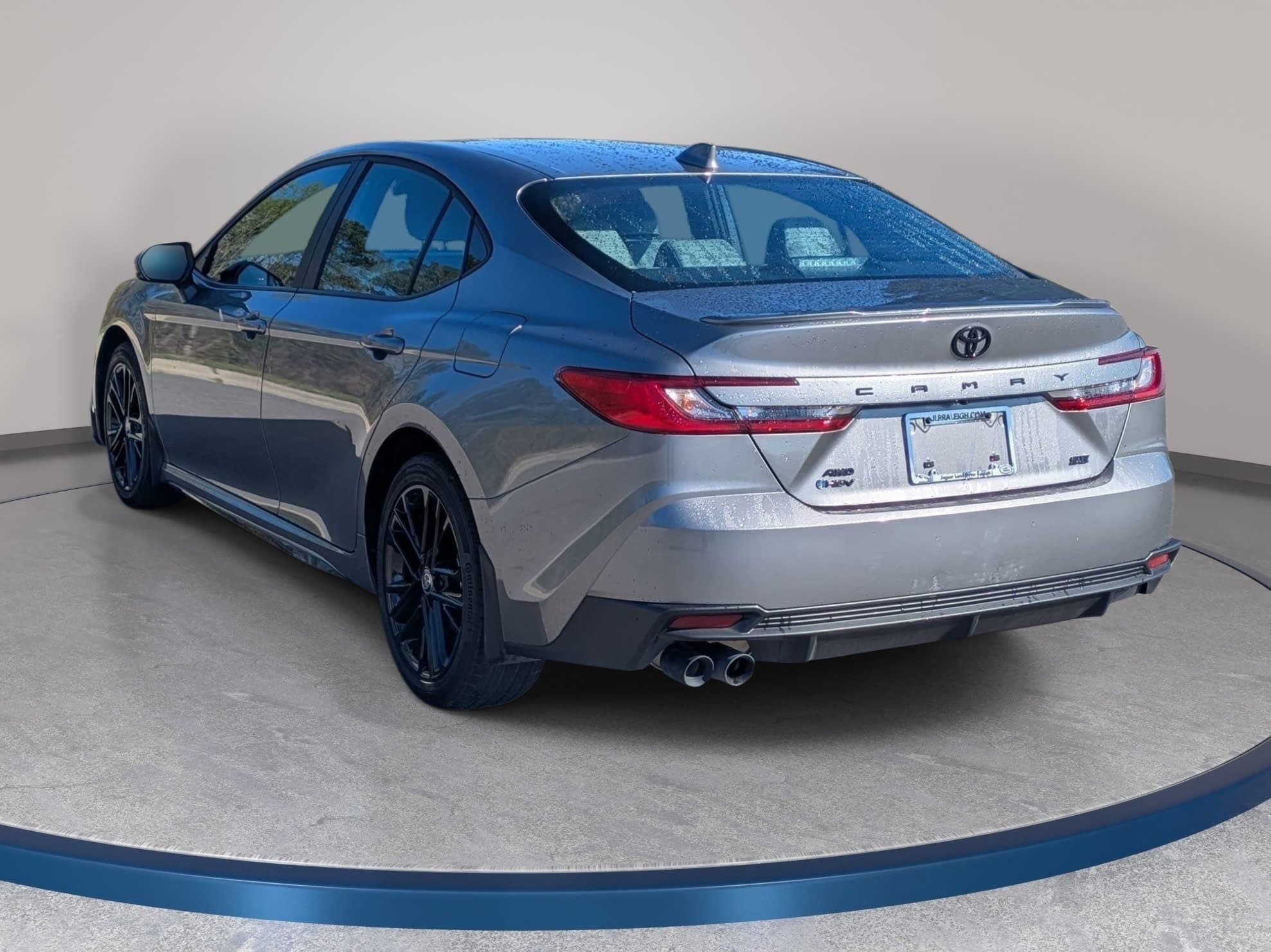 2025 Toyota Camry SE - Photo 7