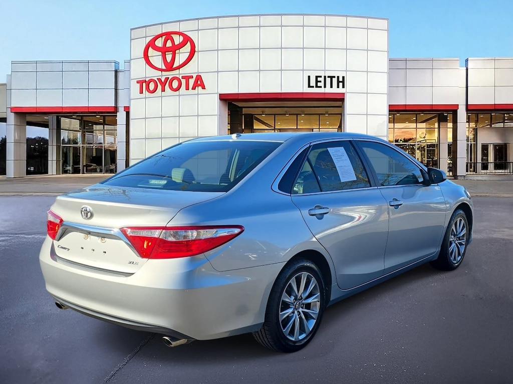 Used 2016 Toyota Camry XLE Sedan