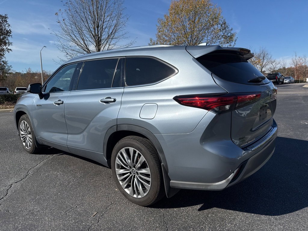 2021 Toyota Highlander Hybrid Platinum photo 2
