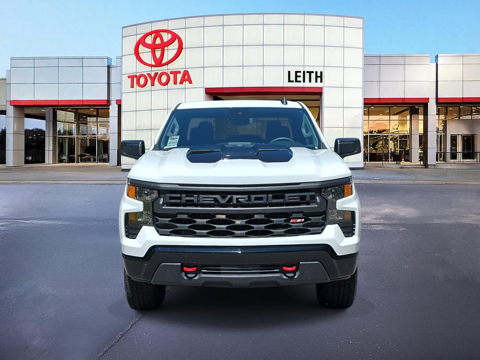 2024 Chevrolet Silverado 1500 Custom Trail Boss photo 2