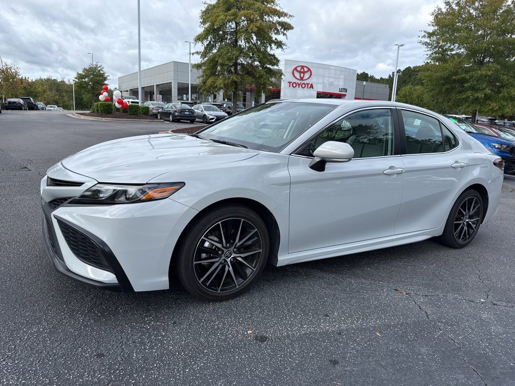 2024 Toyota Camry SE photo 2
