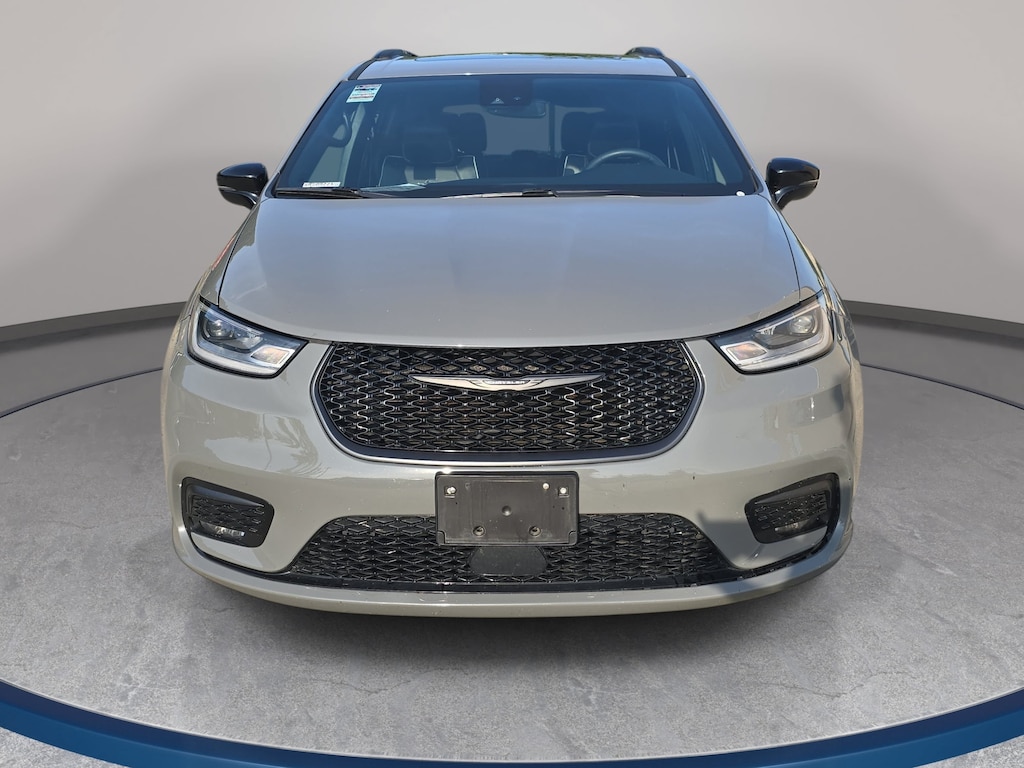 Used 2025 Chrysler Pacifica Limited Van Passenger Van