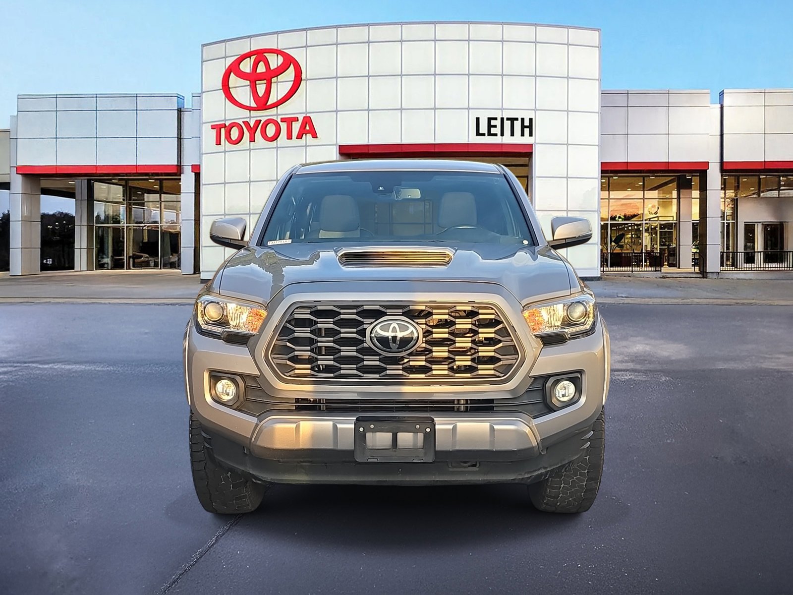 2020 Toyota Tacoma TRD Sport V6 photo 2