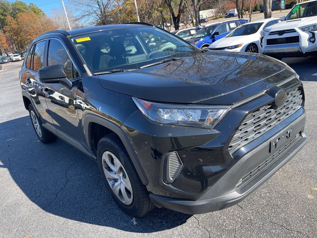 2021 Toyota RAV4 LE photo 3