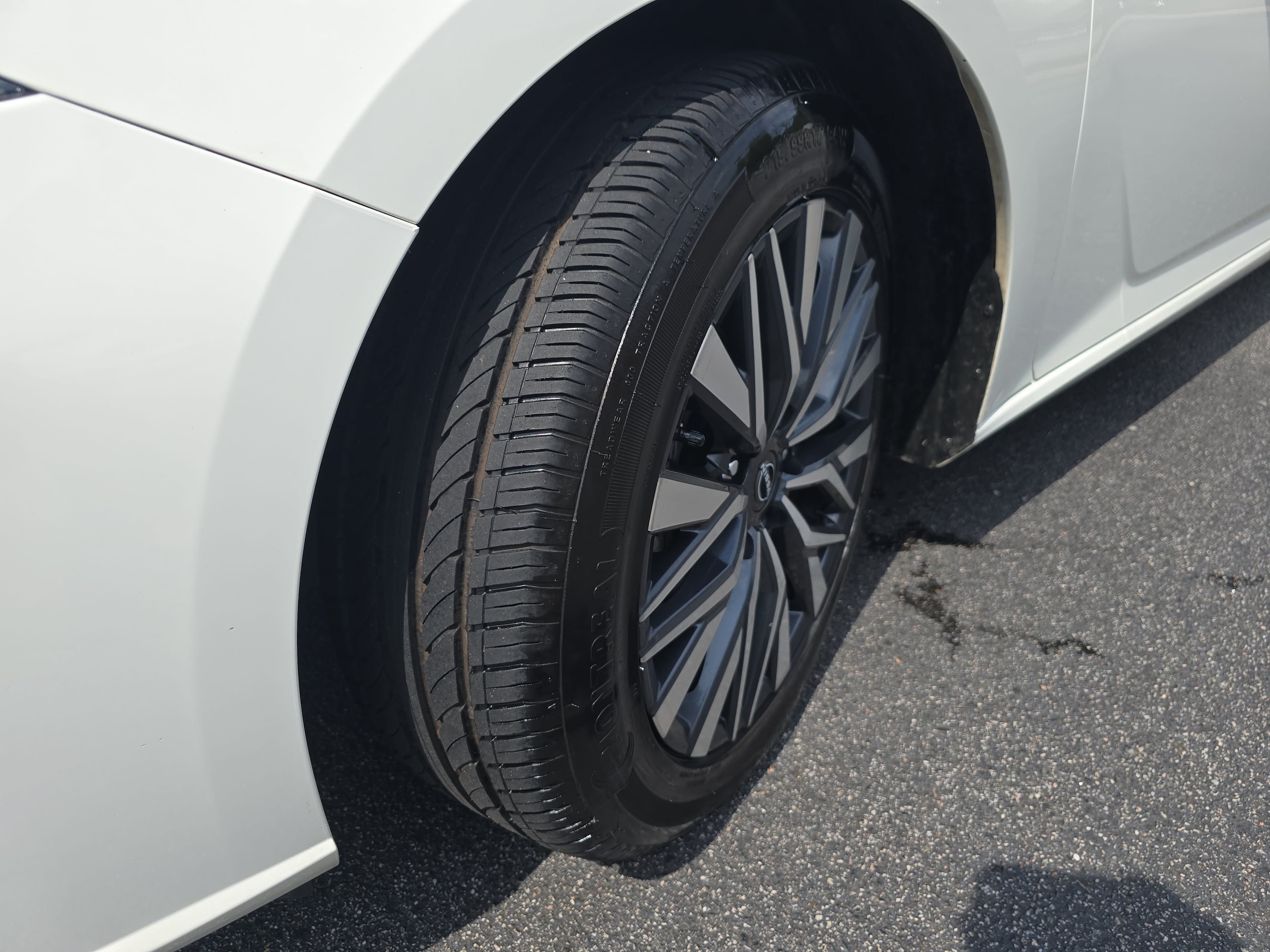 2025 Nissan Altima SV - Photo 34