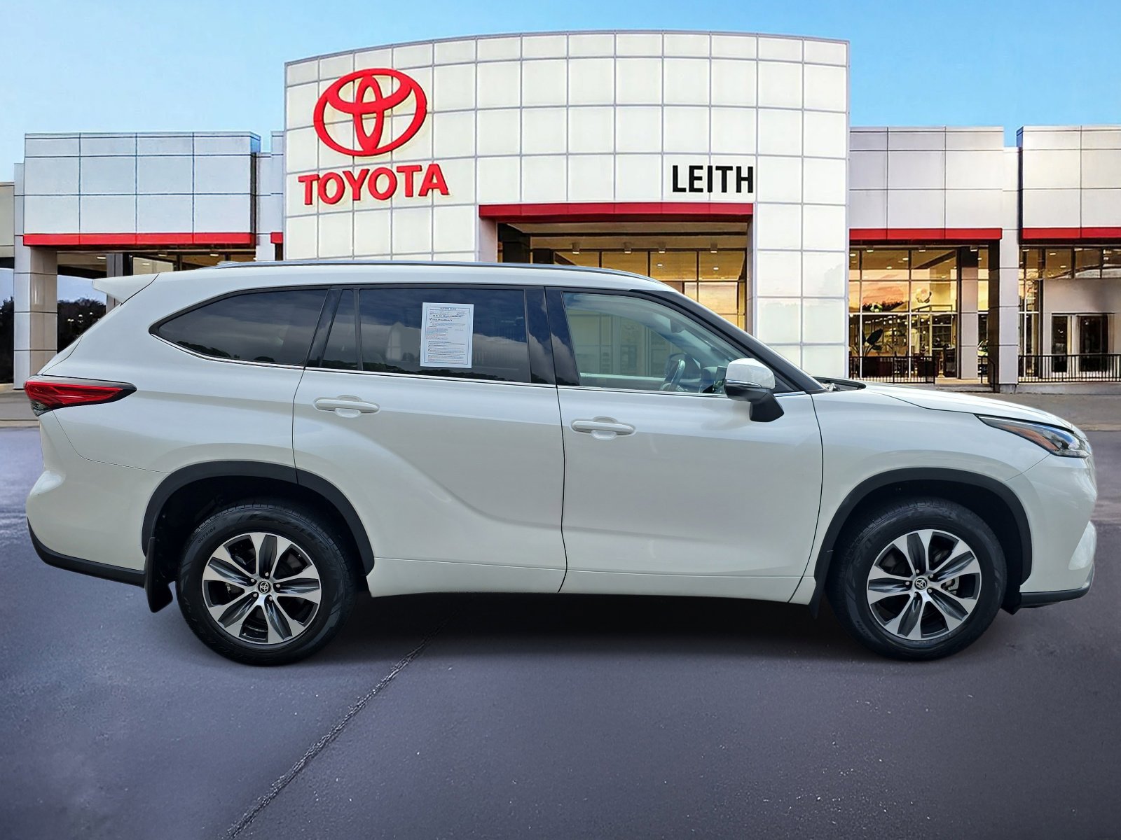 2020 Toyota Highlander XLE photo 4