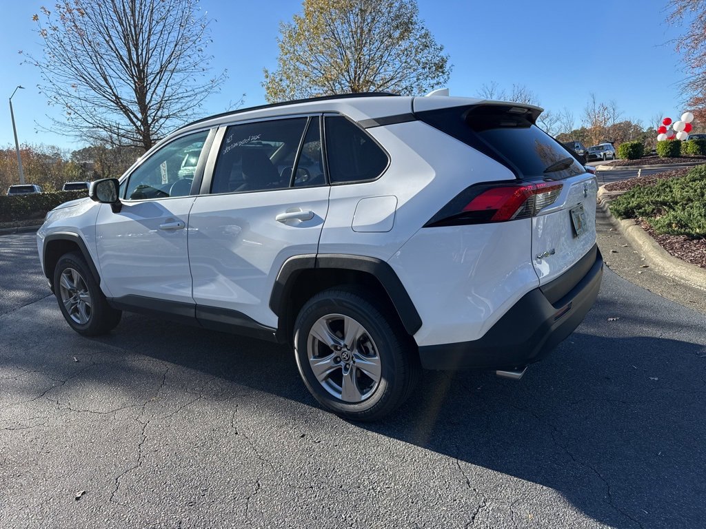 2024 Toyota RAV4 XLE photo 2