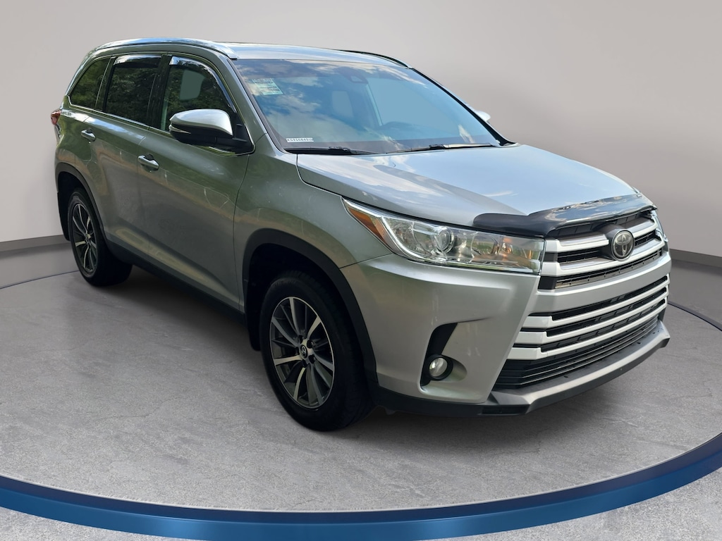 Used 2019 Toyota Highlander XLE V6 SUV