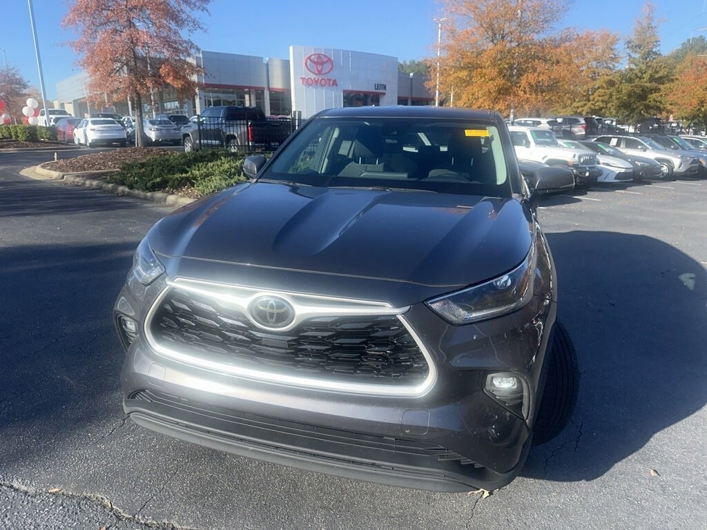 Used 2021 Toyota Highlander LE SUV