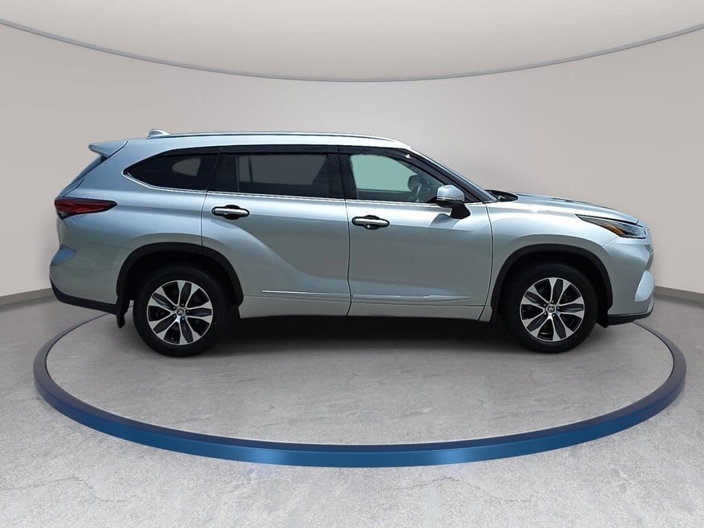 Used 2021 Toyota Highlander XLE SUV