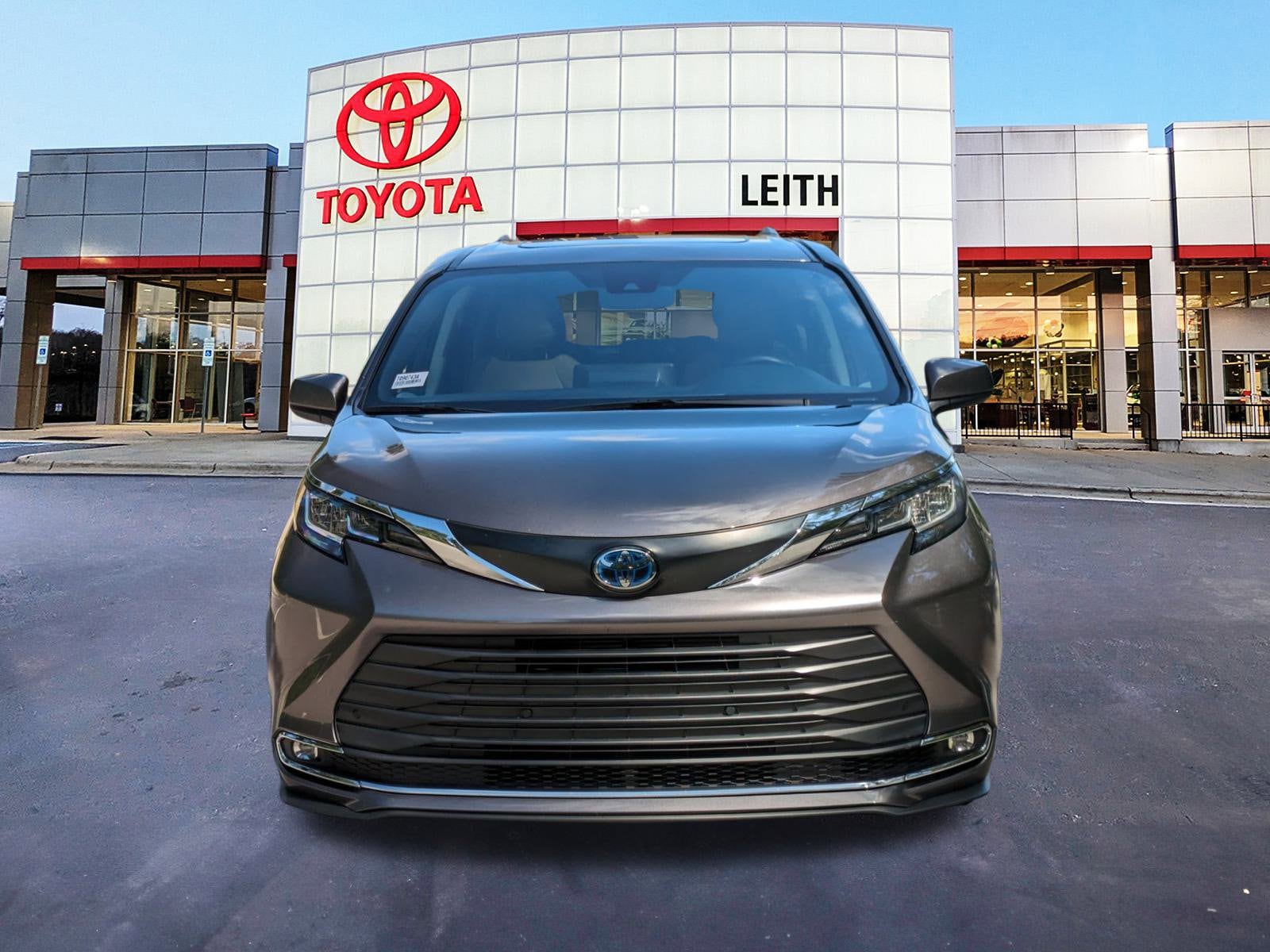 Used 2022 Toyota Sienna XLE with VIN 5TDYRKEC5NS090743 for sale in Raleigh, NC