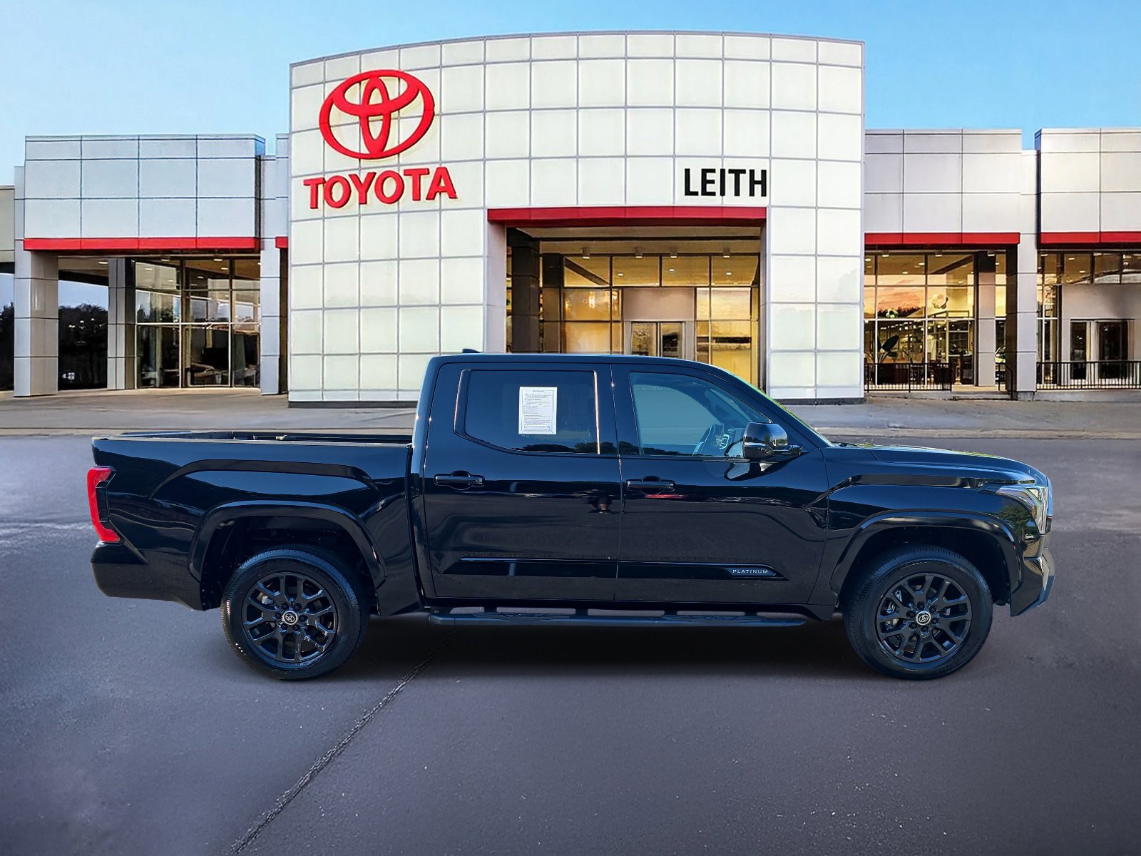2024 Toyota Tundra Platinum CrewMax photo 2