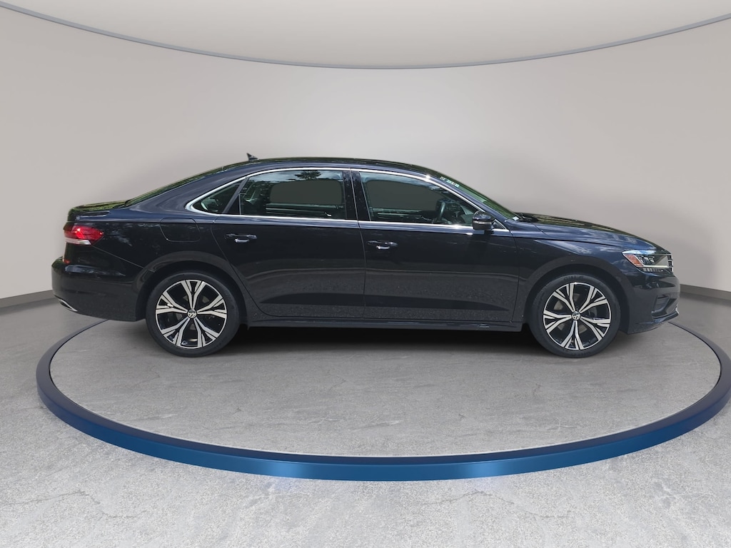 Used 2021 Volkswagen Passat 2.0T SE Sedan