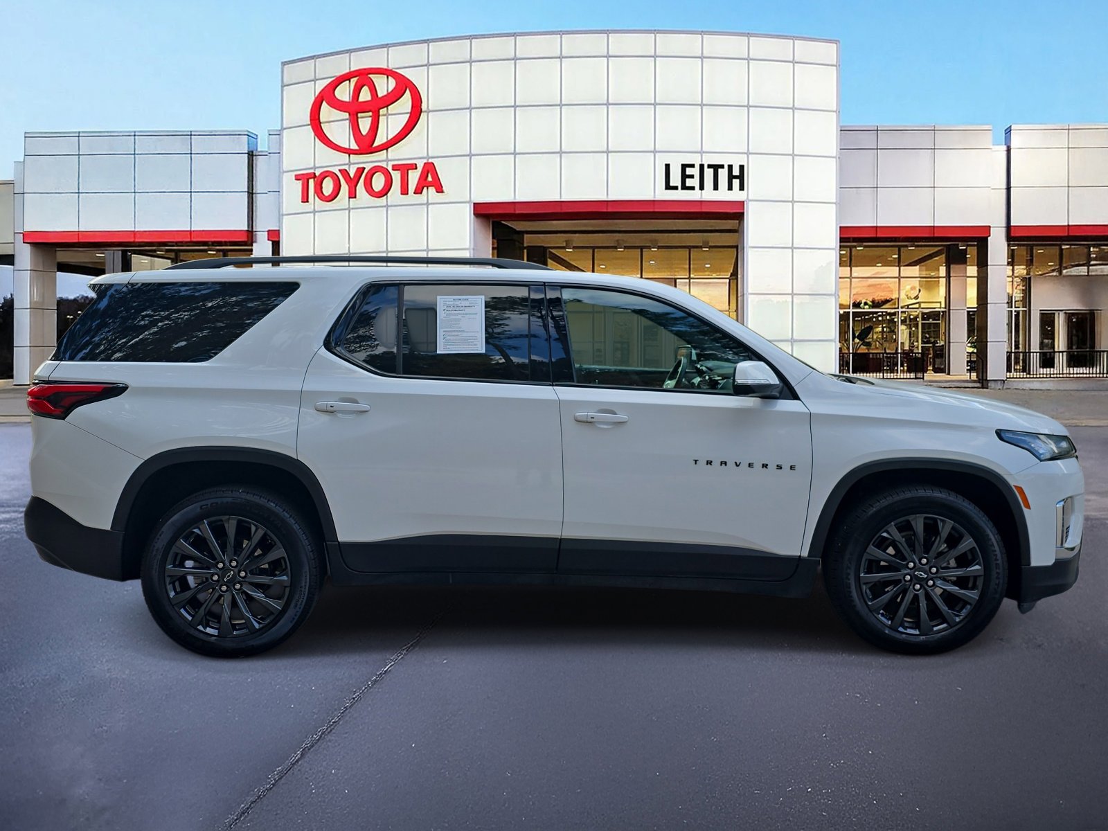 2023 Chevrolet Traverse RS photo 3