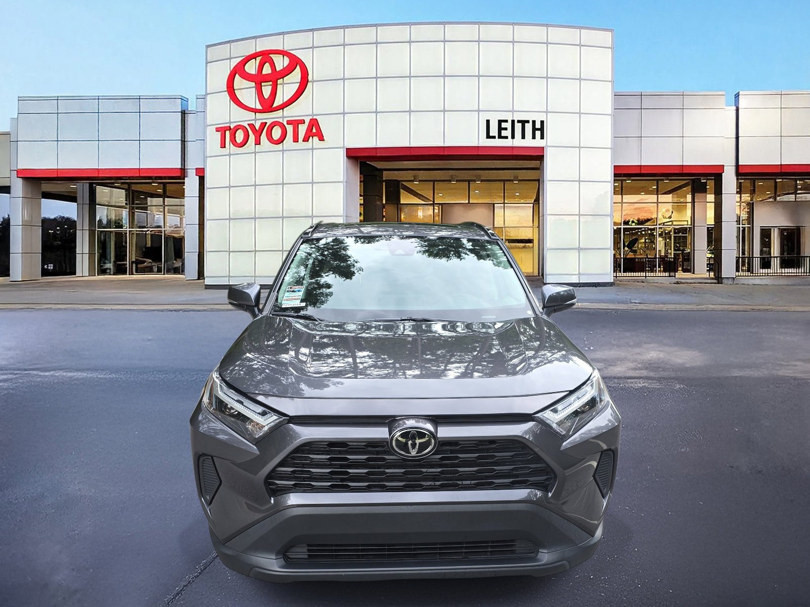 2023 Toyota RAV4 XLE photo 2