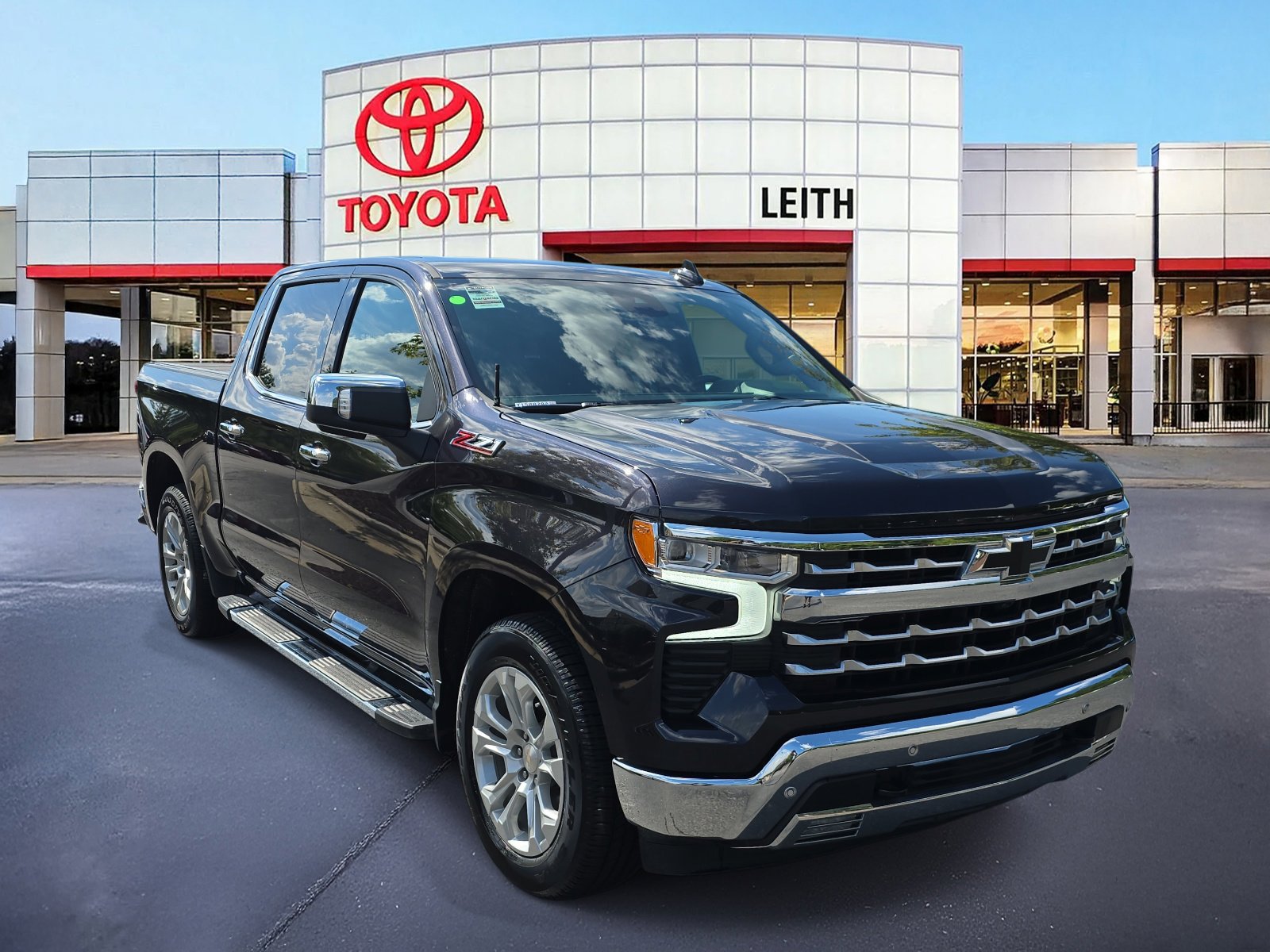 2024 Chevrolet Silverado 1500 LTZ photo 3